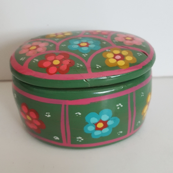Hand Painted Ceramic box - Picture 1 of 6